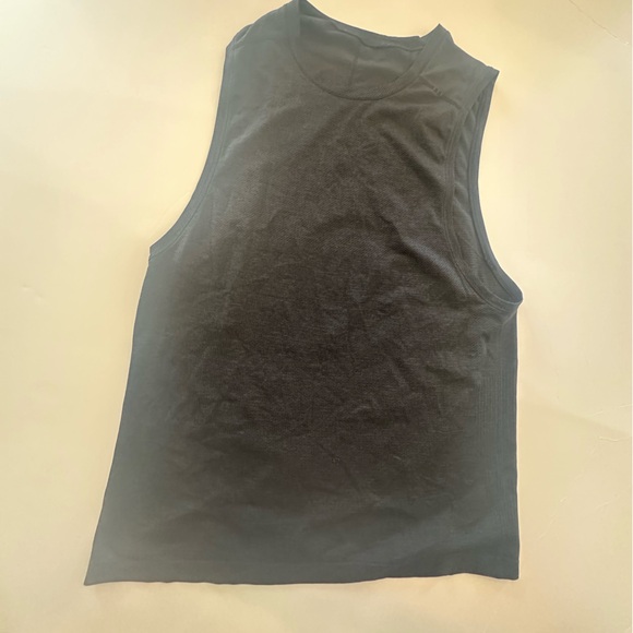 Black lululemon men’s tank top - black - Picture 2 of 2